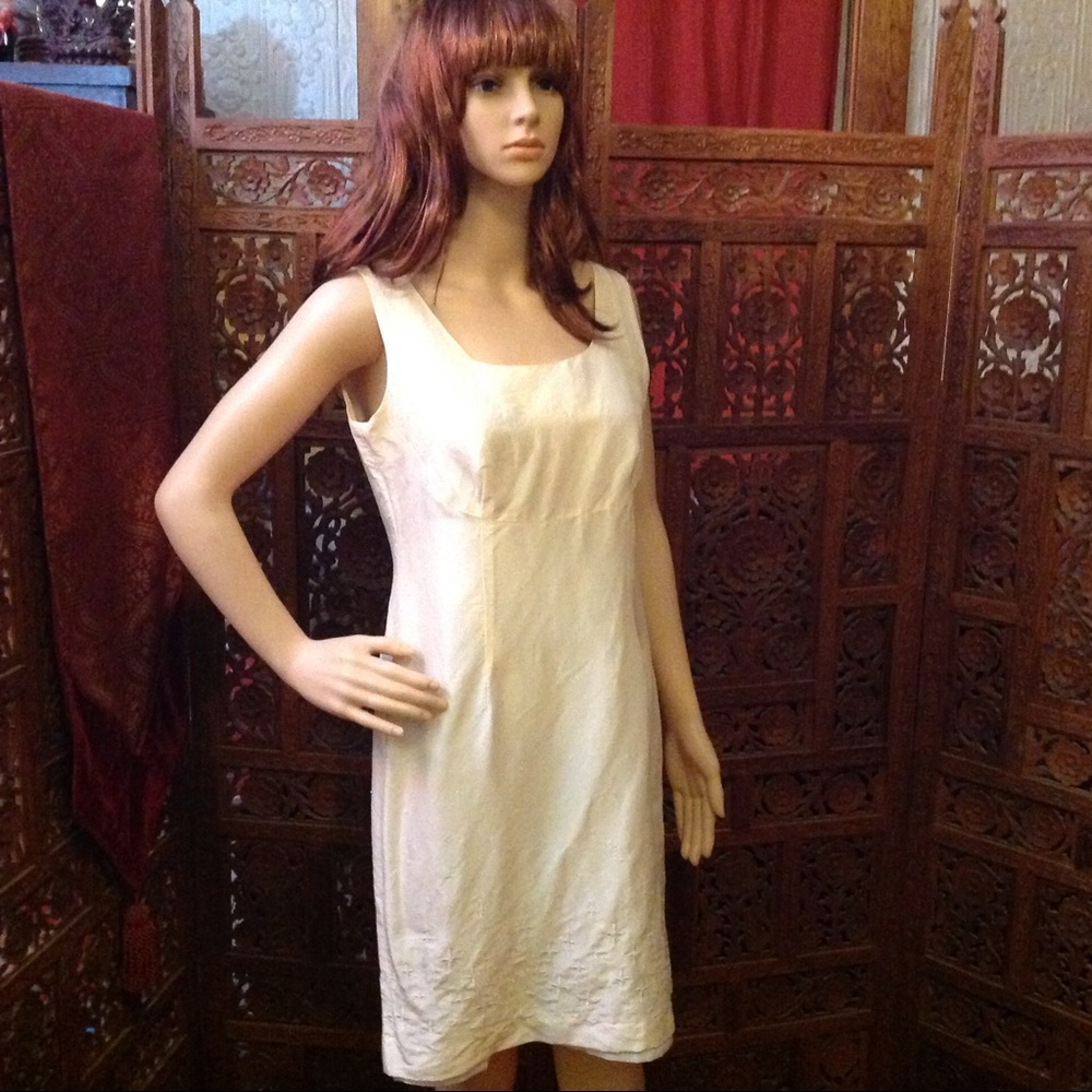 Jane Seymour cream dress, size 8P,  fully lined